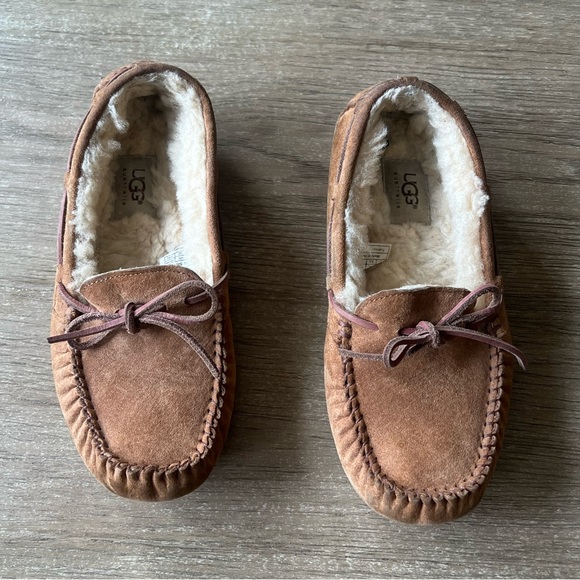 Ugg Australia woman’s brown loafers slip on slippers shops - Picture 1 of 12